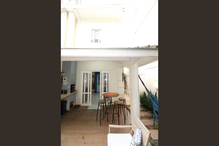 Casa para alugar com 130m², 3 quartos e 2 vagasQuintal