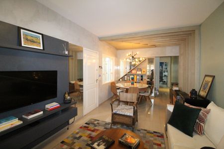 Casa para alugar com 130m², 3 quartos e 2 vagasSala