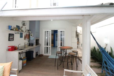 Casa para alugar com 130m², 3 quartos e 2 vagasQuintal