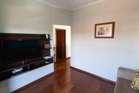 Casa à venda com 240m², 3 quartos e 4 vagasSala 2
