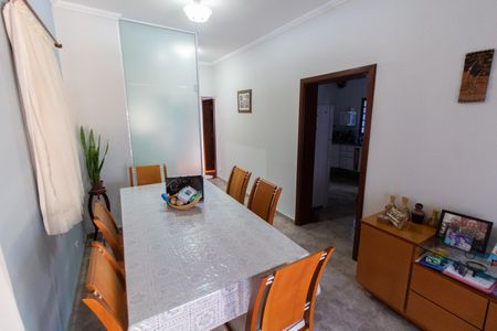 Casa à venda com 240m², 3 quartos e 4 vagasCopa