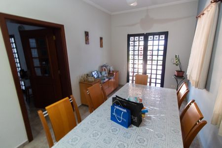 Casa à venda com 240m², 3 quartos e 4 vagasCopa