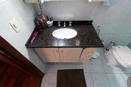 Casa à venda com 240m², 3 quartos e 4 vagasBanheiro Social