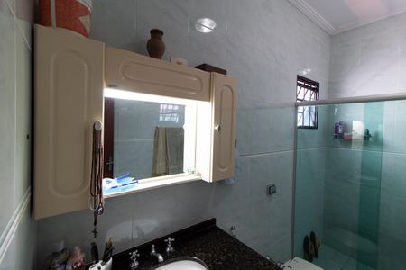 Casa à venda com 240m², 3 quartos e 4 vagasBanheiro Social