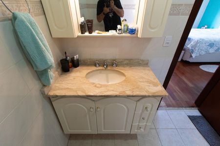 Casa à venda com 240m², 3 quartos e 4 vagasBanheiro da Suíte