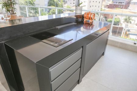 Apartamento à venda com 180m², 3 quartos e 3 vagas Apartamento à venda com 180m², 3 quartos e 3 vagasSala