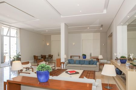 Apartamento à venda com 180m², 3 quartos e 3 vagas Apartamento à venda com 180m², 3 quartos e 3 vagasÁrea comum - Salão de festas