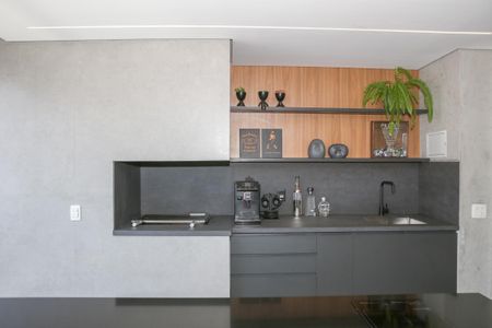 Apartamento à venda com 180m², 3 quartos e 3 vagas Apartamento à venda com 180m², 3 quartos e 3 vagasSala