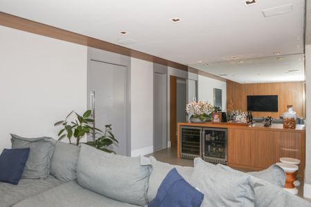 Apartamento à venda com 180m², 3 quartos e 3 vagas Apartamento à venda com 180m², 3 quartos e 3 vagasSala