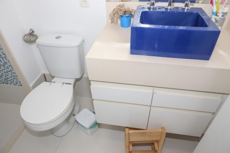 Apartamento à venda com 180m², 3 quartos e 3 vagas Apartamento à venda com 180m², 3 quartos e 3 vagasBanheiro da Suíte 2