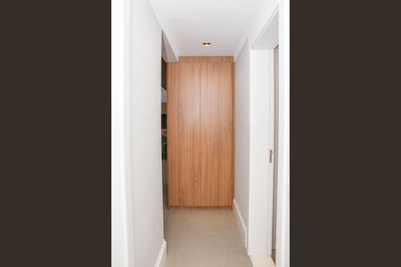 Apartamento à venda com 180m², 3 quartos e 3 vagas Apartamento à venda com 180m², 3 quartos e 3 vagasCorredor