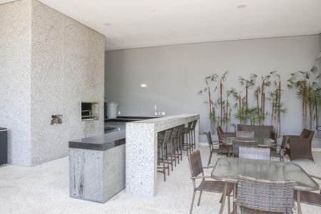 Apartamento à venda com 180m², 3 quartos e 3 vagas Apartamento à venda com 180m², 3 quartos e 3 vagasÁrea comum - Churrasqueira