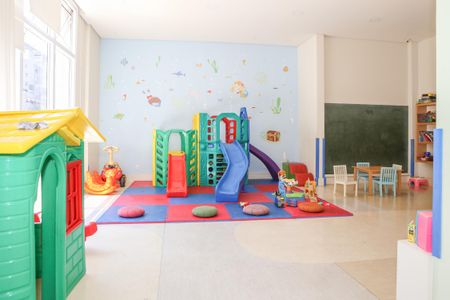 Apartamento à venda com 180m², 3 quartos e 3 vagas Apartamento à venda com 180m², 3 quartos e 3 vagasBrinquedoteca