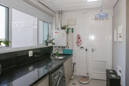 Apartamento à venda com 180m², 3 quartos e 3 vagas Apartamento à venda com 180m², 3 quartos e 3 vagasÁrea de Serviço