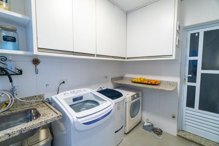 Casa à venda com 290m², 4 quartos e 4 vagasÁrea de Serviço