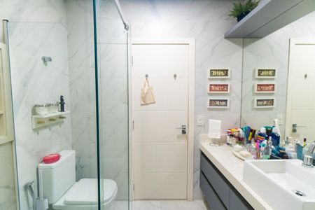 Casa à venda com 290m², 4 quartos e 4 vagasBanheiro da Suíte 1