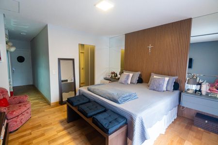 Casa à venda com 290m², 4 quartos e 4 vagasSuíte 1