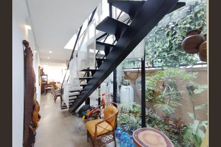 Casa à venda com 129m², 3 quartos e 1 vaga