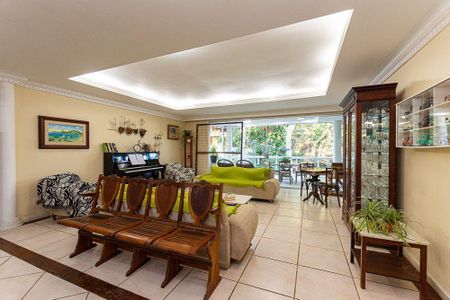 Casa à venda com 4 quartos, 363m² em Santo Antônio, Niterói