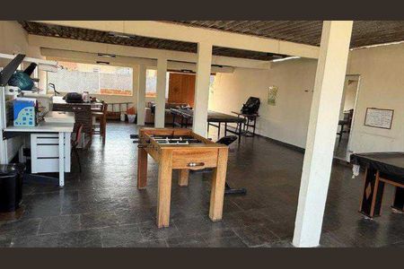 Casa à venda com 214m², 3 quartos e 1 vaga