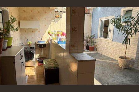 Casa à venda com 214m², 3 quartos e 1 vaga