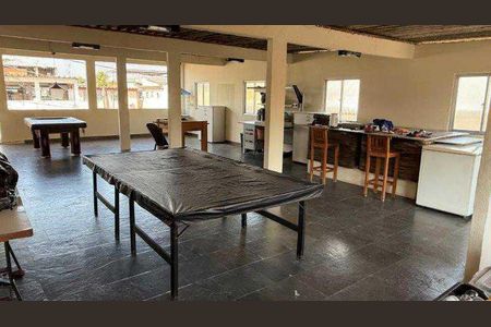 Casa à venda com 214m², 3 quartos e 1 vaga