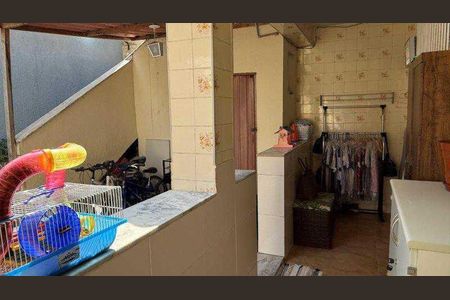 Casa à venda com 214m², 3 quartos e 1 vaga