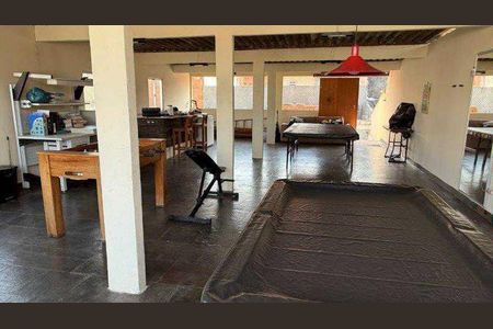 Casa à venda com 214m², 3 quartos e 1 vaga