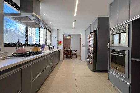 Apartamento à venda com 265m², 4 quartos e 3 vagas