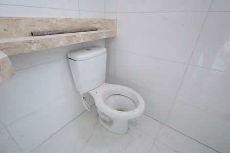 Casa de condomínio à venda com 129m², 3 quartos e 2 vagasBanheiro 1