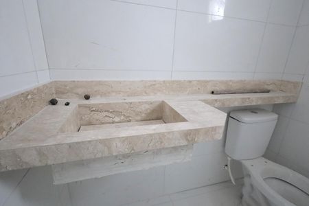 Casa de condomínio à venda com 129m², 3 quartos e 2 vagasBanheiro 1