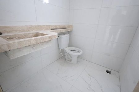 Casa de condomínio à venda com 129m², 3 quartos e 2 vagasBanheiro 1