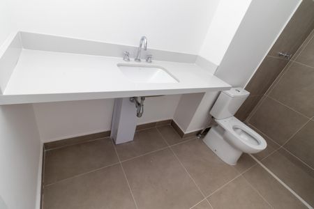 Apartamento à venda com 198m², 4 quartos e 3 vagas Apartamento à venda com 198m², 4 quartos e 3 vagasBanheiro da Suíte 4