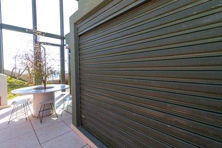 Apartamento à venda com 198m², 4 quartos e 3 vagas Apartamento à venda com 198m², 4 quartos e 3 vagasÁrea comum - Churrasqueira