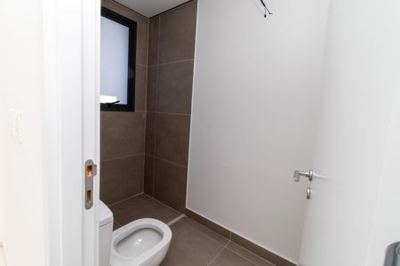 Apartamento à venda com 198m², 4 quartos e 3 vagas Apartamento à venda com 198m², 4 quartos e 3 vagasBanheiro da Suíte 2