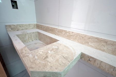 Casa de condomínio à venda com 117m², 2 quartos e 2 vagasBanheiro da Suíte 2