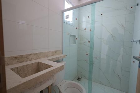 Casa de condomínio à venda com 117m², 2 quartos e 2 vagasBanheiro da Suíte 1