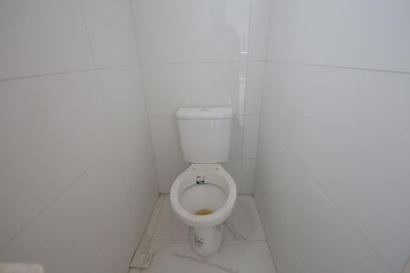 Casa de condomínio à venda com 117m², 2 quartos e 2 vagasBanheiro 1