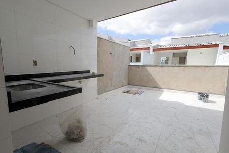 Casa de condomínio à venda com 117m², 2 quartos e 2 vagasCobertura 