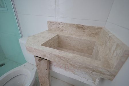 Casa de condomínio à venda com 117m², 2 quartos e 2 vagasBanheiro da Suíte 2