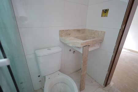 Casa de condomínio à venda com 117m², 2 quartos e 2 vagasBanheiro da Suíte 2