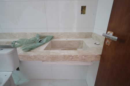 Casa de condomínio à venda com 117m², 2 quartos e 2 vagasBanheiro da Suíte 1