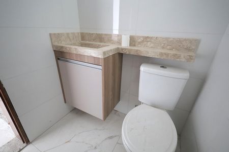 Casa de condomínio à venda com 117m², 3 quartos e 2 vagasBanheiro Social 1