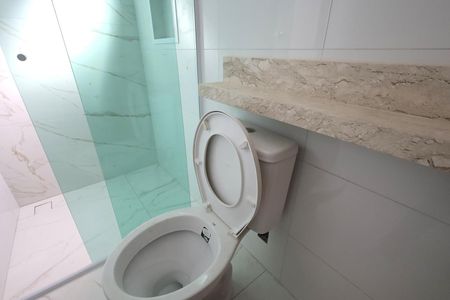 Casa de condomínio à venda com 117m², 3 quartos e 2 vagasBanheiro da Suíte