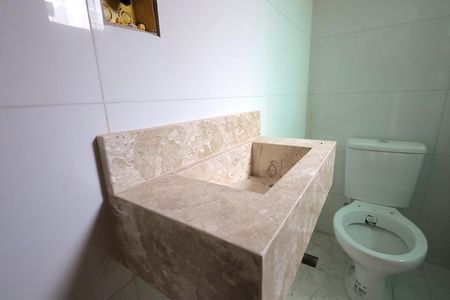 Casa de condomínio à venda com 117m², 3 quartos e 2 vagasBanheiro 2