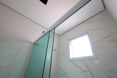 Casa de condomínio à venda com 117m², 3 quartos e 2 vagasBanheiro 2