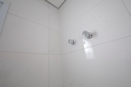 Casa de condomínio à venda com 117m², 3 quartos e 2 vagasBanheiro 1