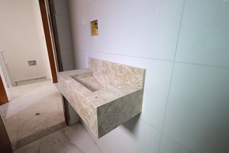 Casa de condomínio à venda com 117m², 3 quartos e 2 vagasBanheiro 2