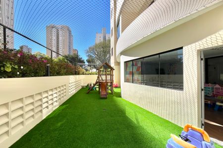 Apartamento à venda com 82m², 3 quartos e 2 vagas Apartamento à venda com 82m², 3 quartos e 2 vagasÁrea comum - Playground