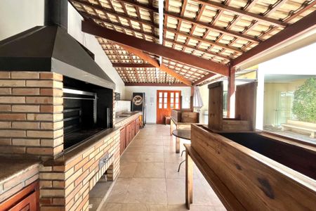 Apartamento à venda com 82m², 3 quartos e 2 vagas Apartamento à venda com 82m², 3 quartos e 2 vagasÁrea comum - Churrasqueira